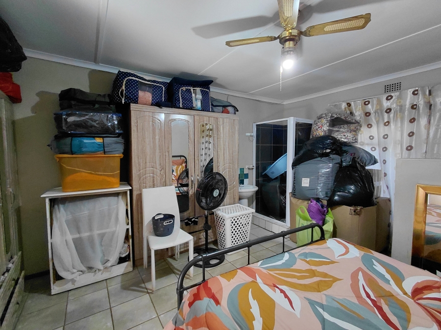 To Let 2 Bedroom Property for Rent in Flamwood North West